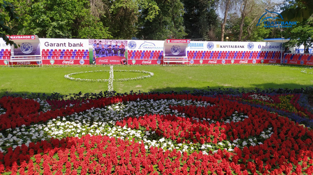 “Trustbank" takes an active part in the "International Flower Festival"